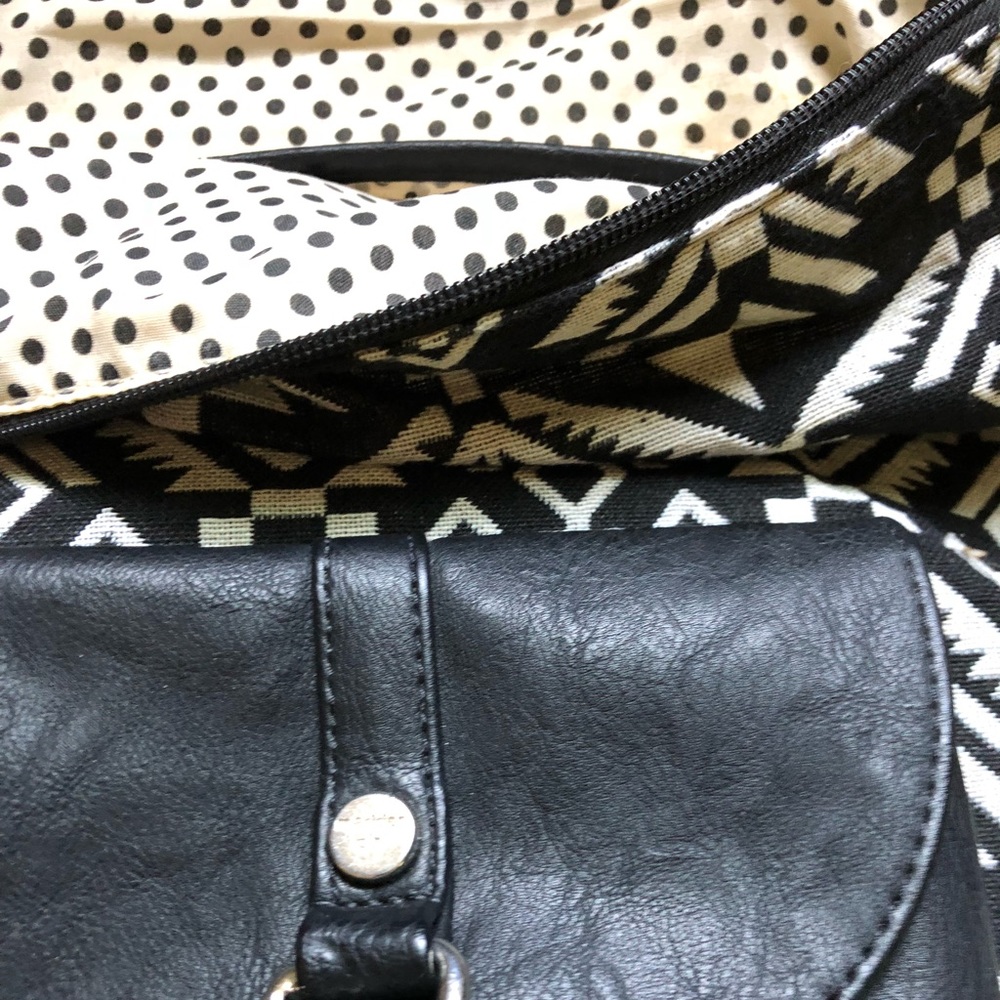 Madden Girl large hobo bag - Picture 3 of 3